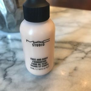 MAC Face and Body Foundation, N1, 1.7 oz.